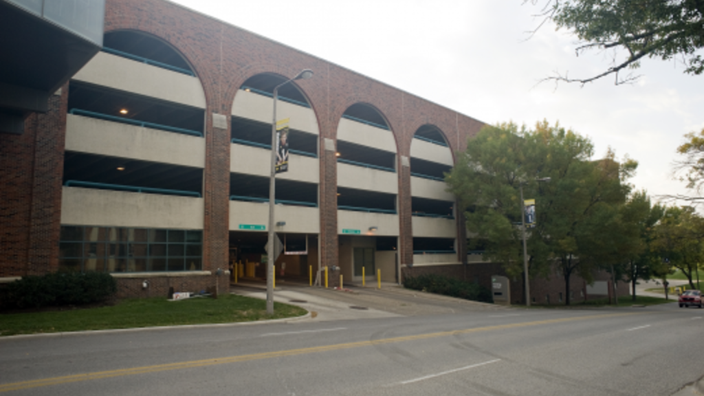 photo showing entrance to Hospital Parking Ramp #3